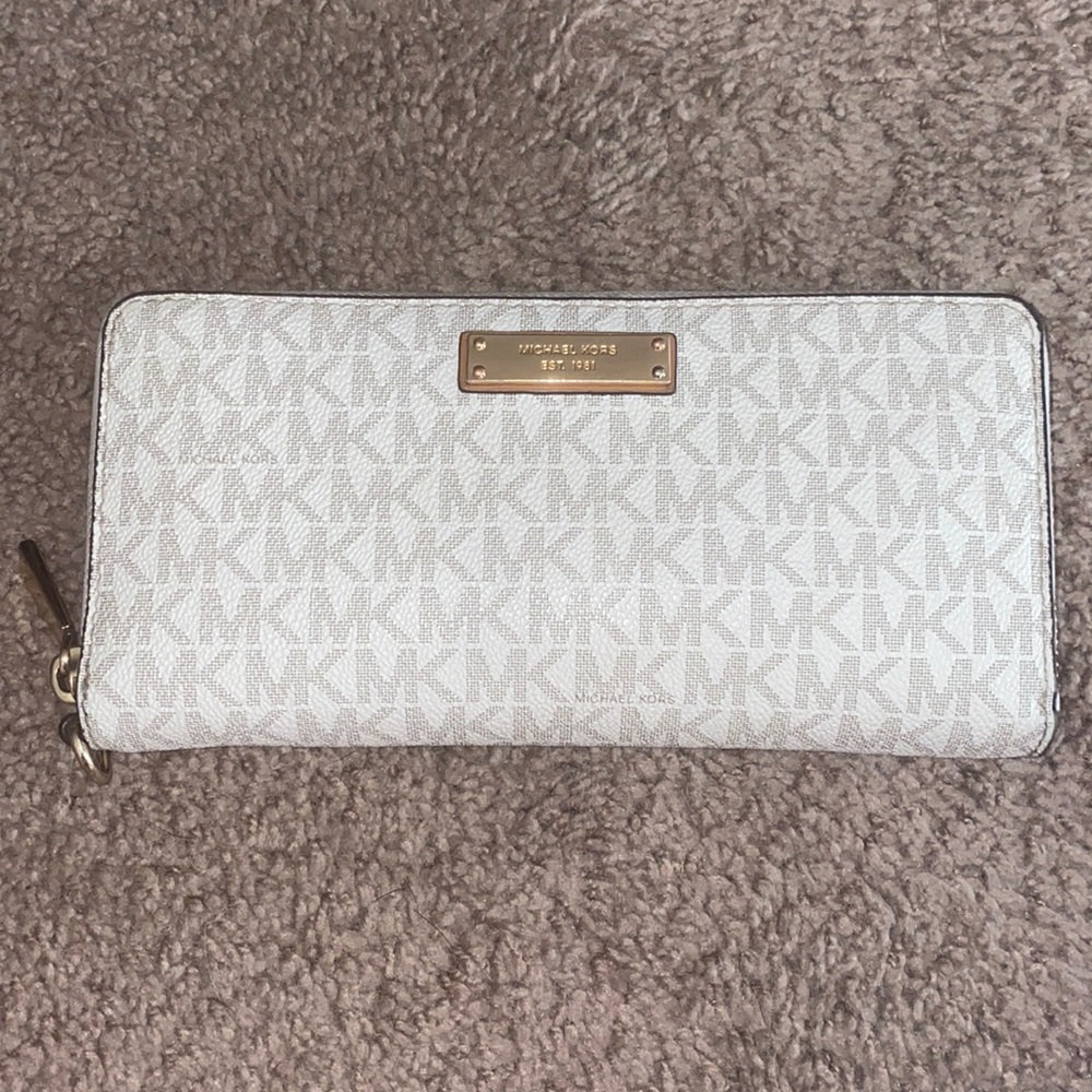 Micheal kors wallet